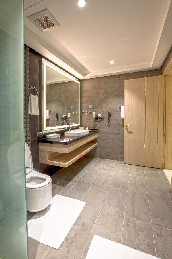 Green Park Hotel Doha Exterior photo